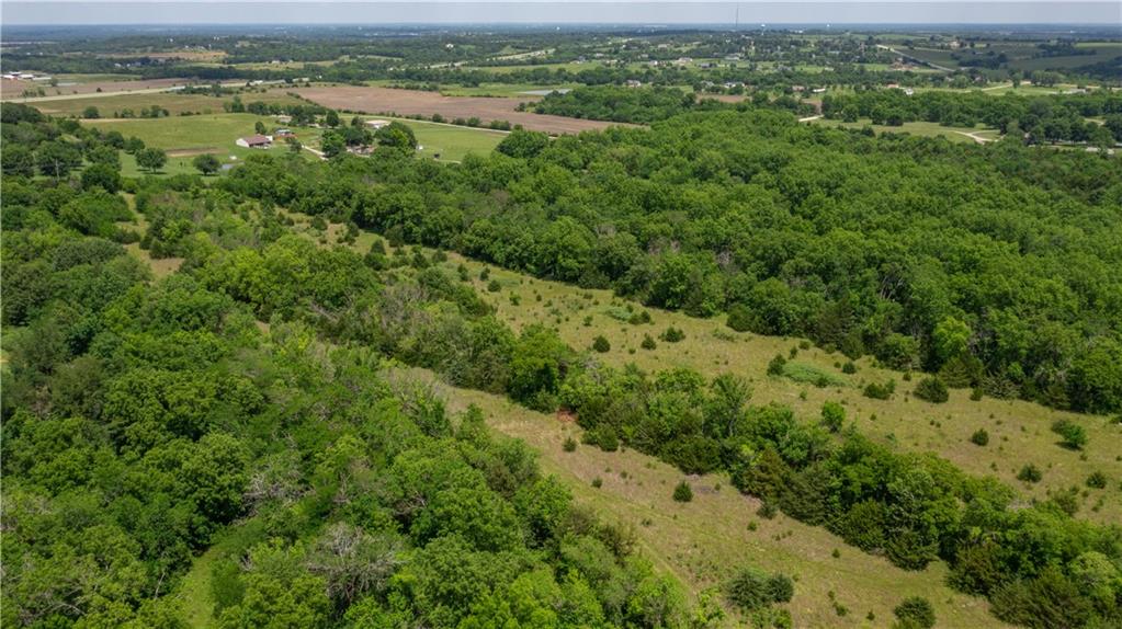 1986 Rock Creek Road Ottawa, KS 66067 - Photo 7 of 12