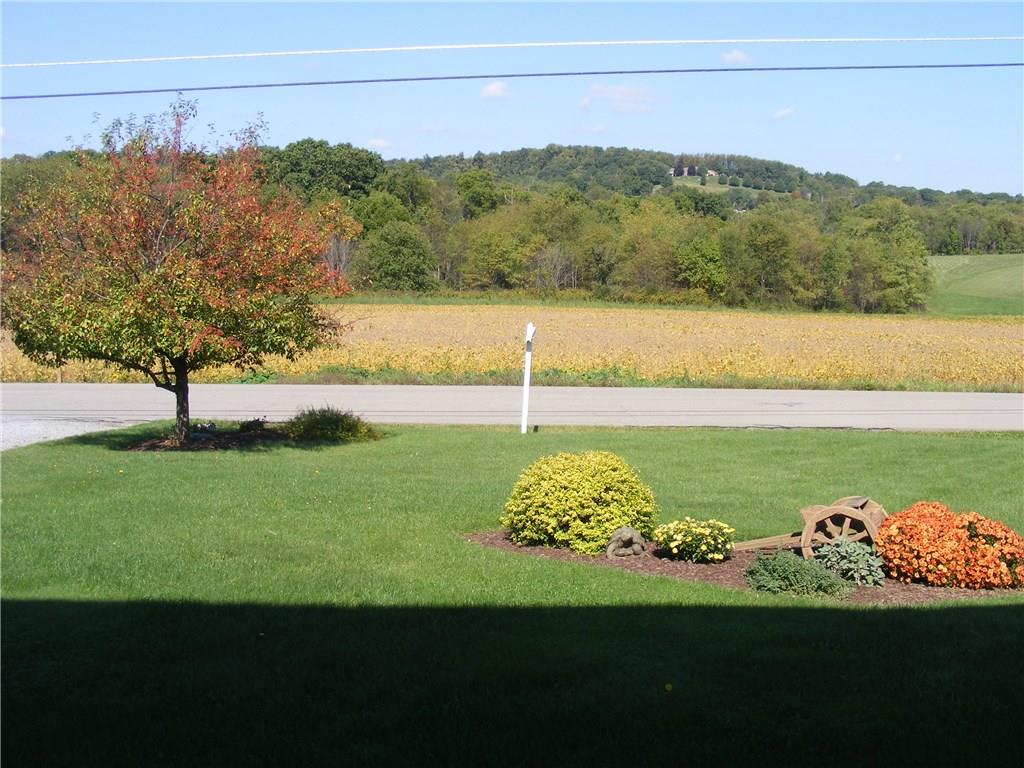 304 Kozy Corner Road Valencia, PA 16059 - Photo 2 of 23