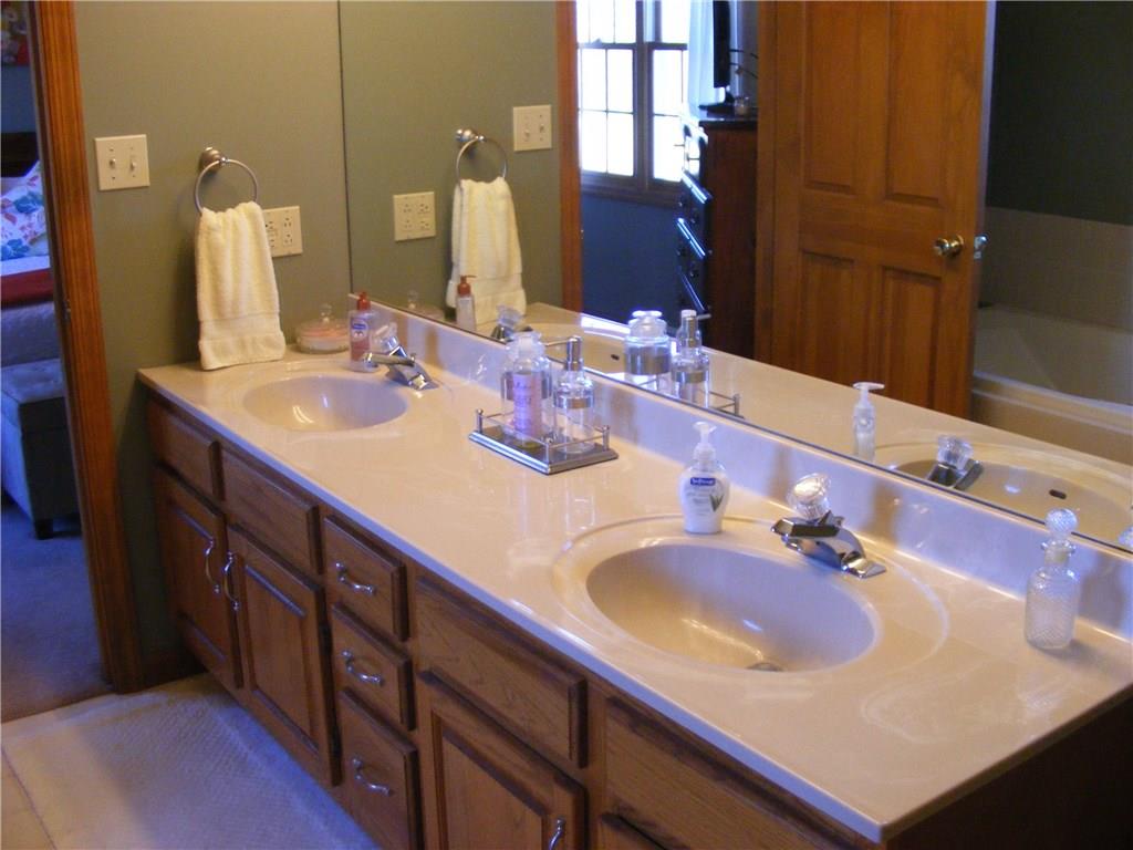 304 Kozy Corner Road Valencia, PA 16059 - Photo 13 of 23