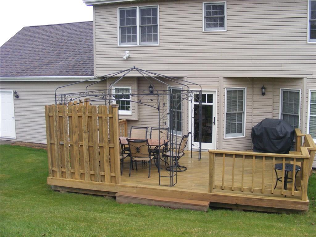 304 Kozy Corner Road Valencia, PA 16059 - Photo 17 of 23 Deck off Kitchen