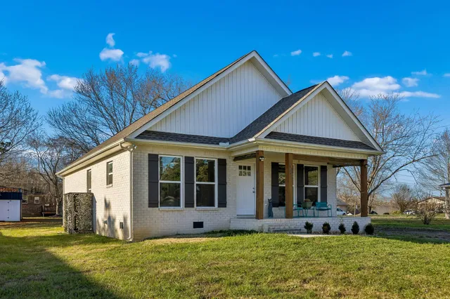 $289,999 | 829 Luttrell Avenue, Smithville, TN 37166