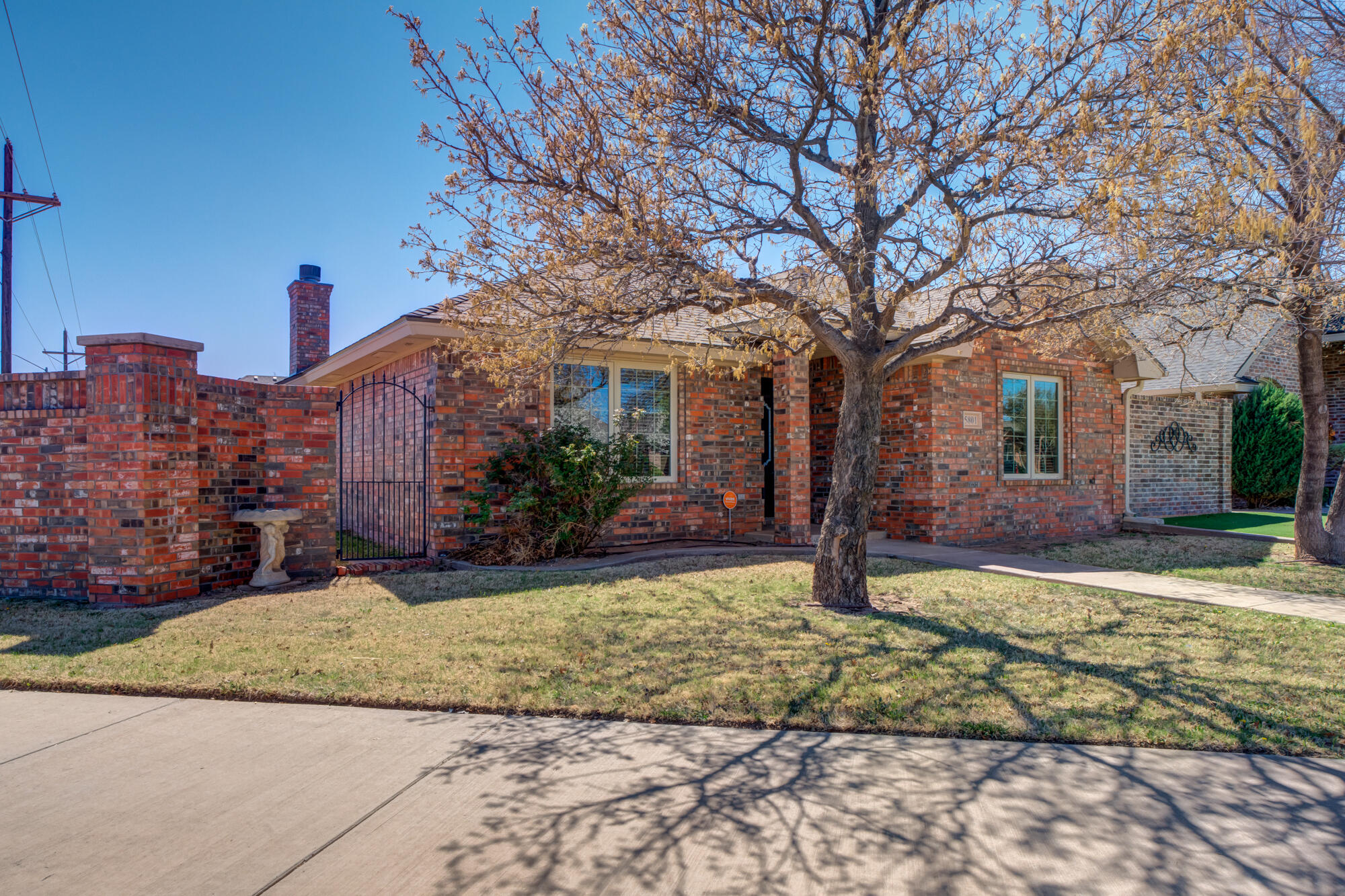 5801 110th Street Lubbock, TX 79424 - Photo 8 of 42 5801-110th-St_Lubbock-TX_17_Front-Exteri