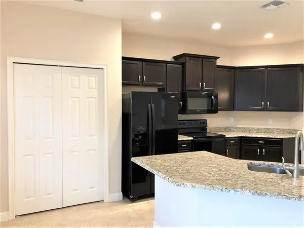 $2,895 | 3338 Pearly Drive, Lakeland, FL 33812