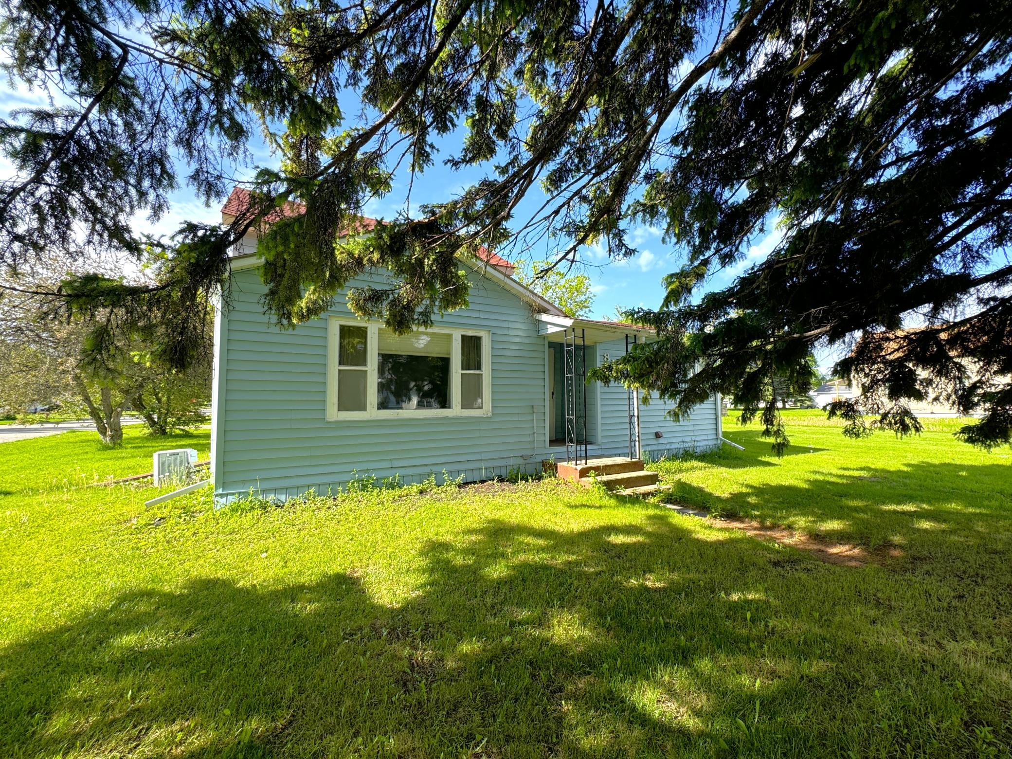 810 2nd Street Northeast Roseau, MN 56751 - Photo 15 of 18