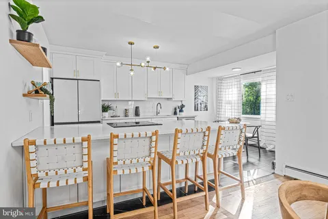 $799,900 | 601 Stratford Drive, Moorestown, NJ 08057