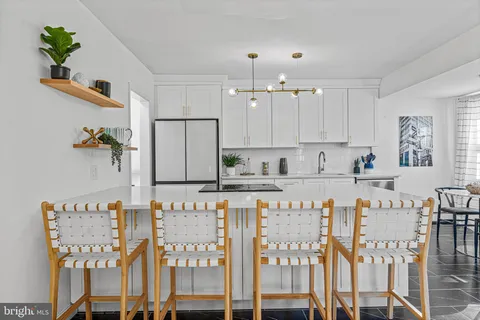 $799,900 | 601 Stratford Drive, Moorestown, NJ 08057