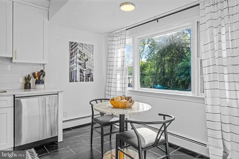 $799,900 | 601 Stratford Drive, Moorestown, NJ 08057