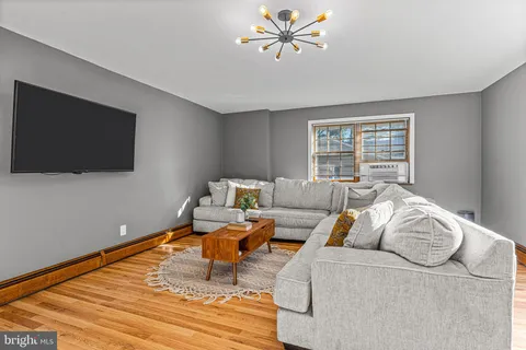 $799,900 | 601 Stratford Drive, Moorestown, NJ 08057