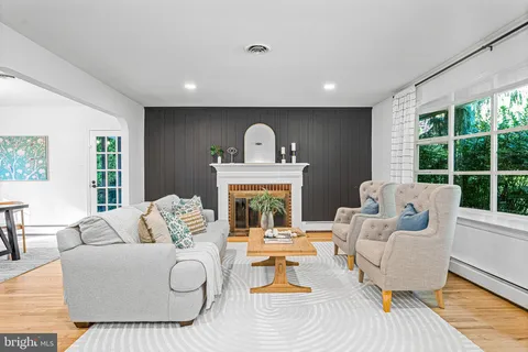 $799,900 | 601 Stratford Drive, Moorestown, NJ 08057