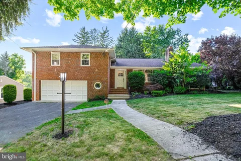 $799,900 | 601 Stratford Drive, Moorestown, NJ 08057