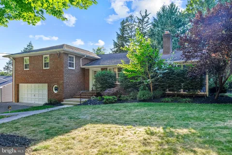 $799,900 | 601 Stratford Drive, Moorestown, NJ 08057