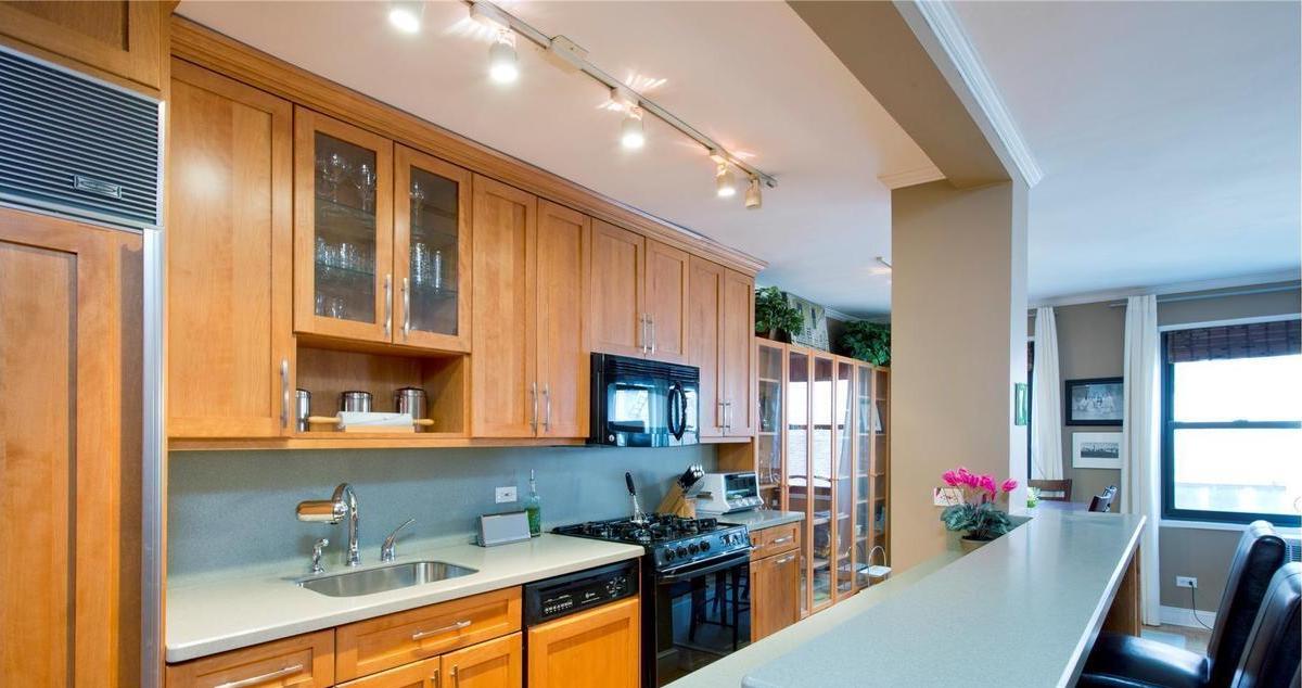 347 East 53rd Street, Unit 5B Manhattan, NY 10022 - Photo 2 of 5