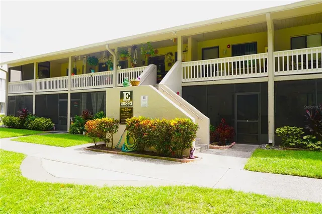 $134,900 | 20893 Haulover Cove Road, Unit 8, Lutz, FL 33558