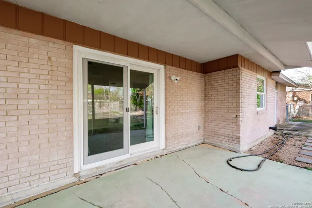 $1,650 | 127 Dartmoor Street, San Antonio, TX 78227