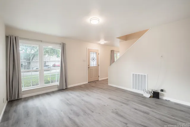 $1,650 | 127 Dartmoor Street, San Antonio, TX 78227