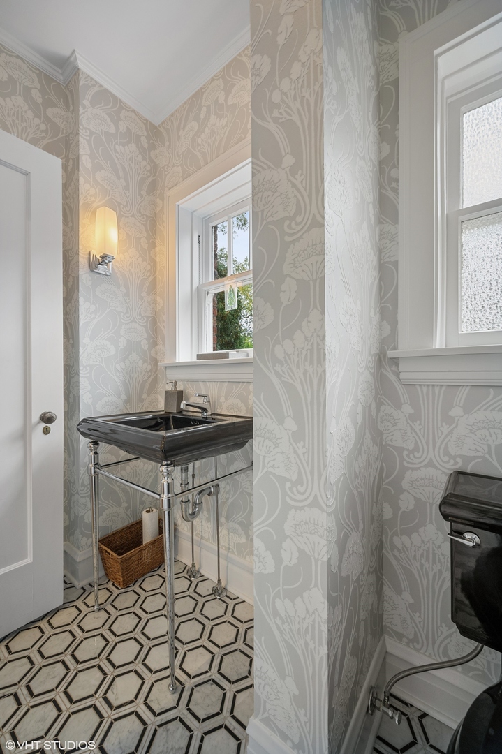 1002 Monroe Avenue River Forest, IL 60305 - Photo 13 of 31