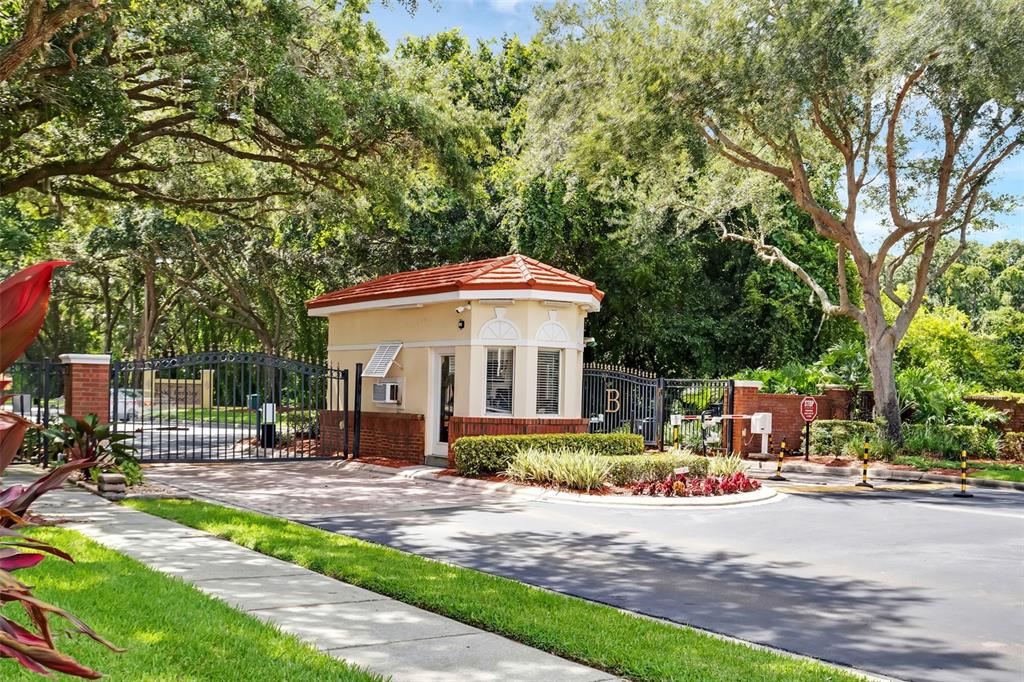 1086 Park Ridge Circle Kissimmee, FL 34746 - Photo 43 of 57 a front view of a house with a yard