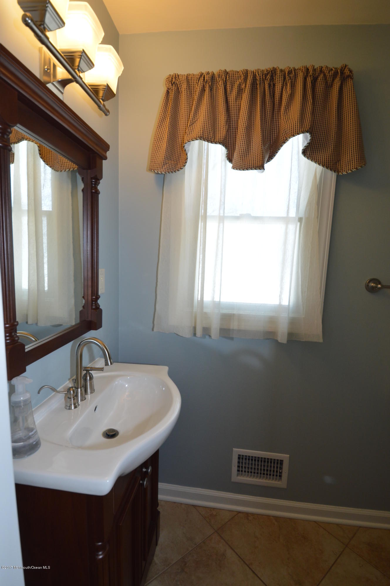 58 Bar Harbor Road South Freehold, NJ 07728 - Photo 14 of 33 DSC_0016