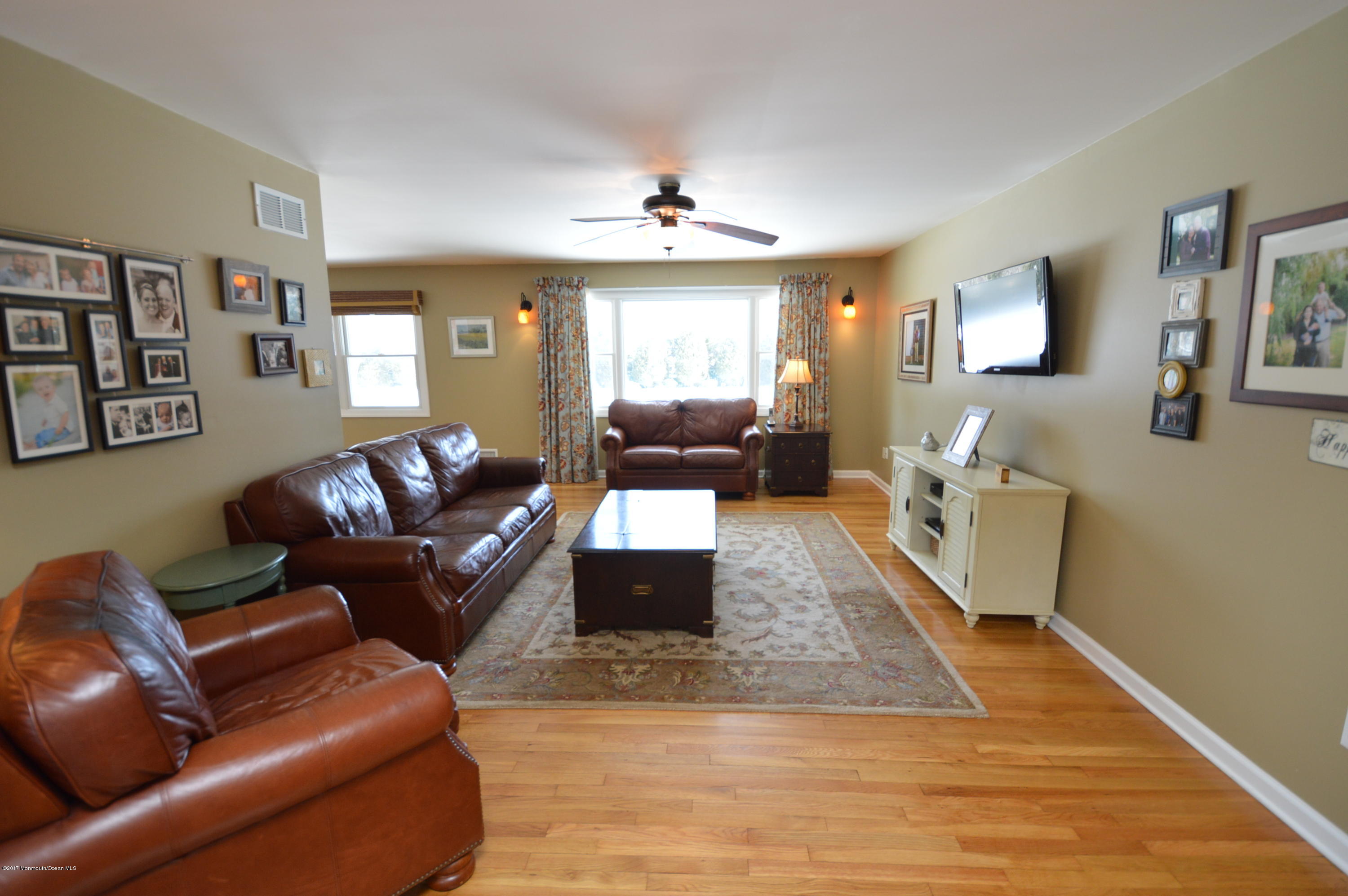 58 Bar Harbor Road South Freehold, NJ 07728 - Photo 5 of 33 DSC_0006