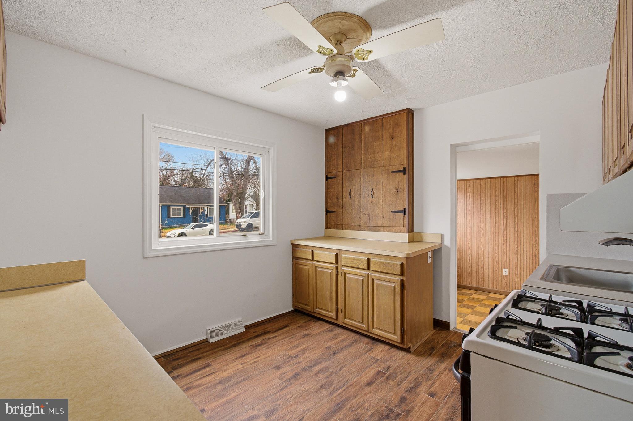 7726 Emerson Road Hyattsville, MD 20784 - Photo 18 of 66