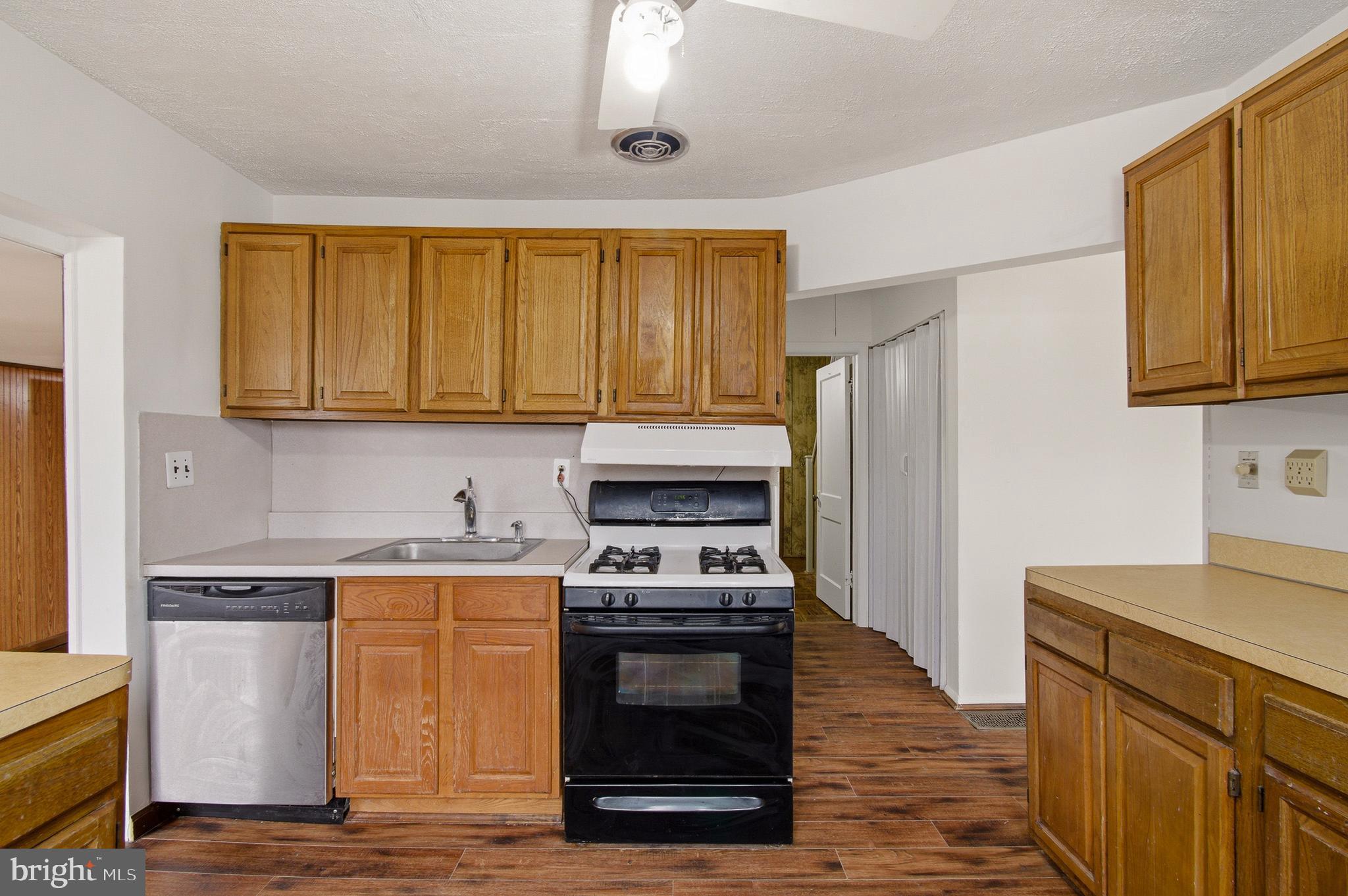 7726 Emerson Road Hyattsville, MD 20784 - Photo 21 of 66