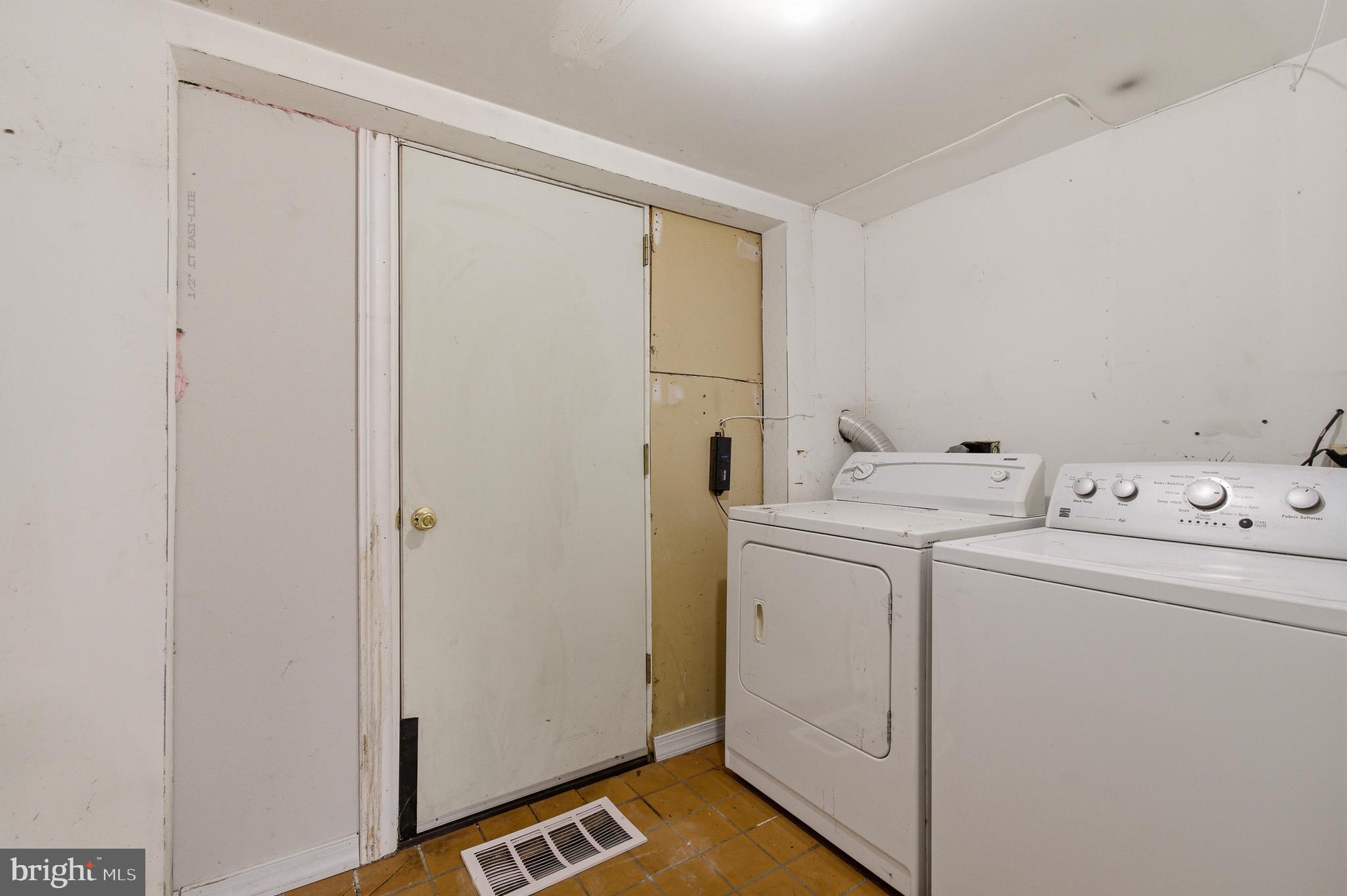 7726 Emerson Road Hyattsville, MD 20784 - Photo 29 of 66