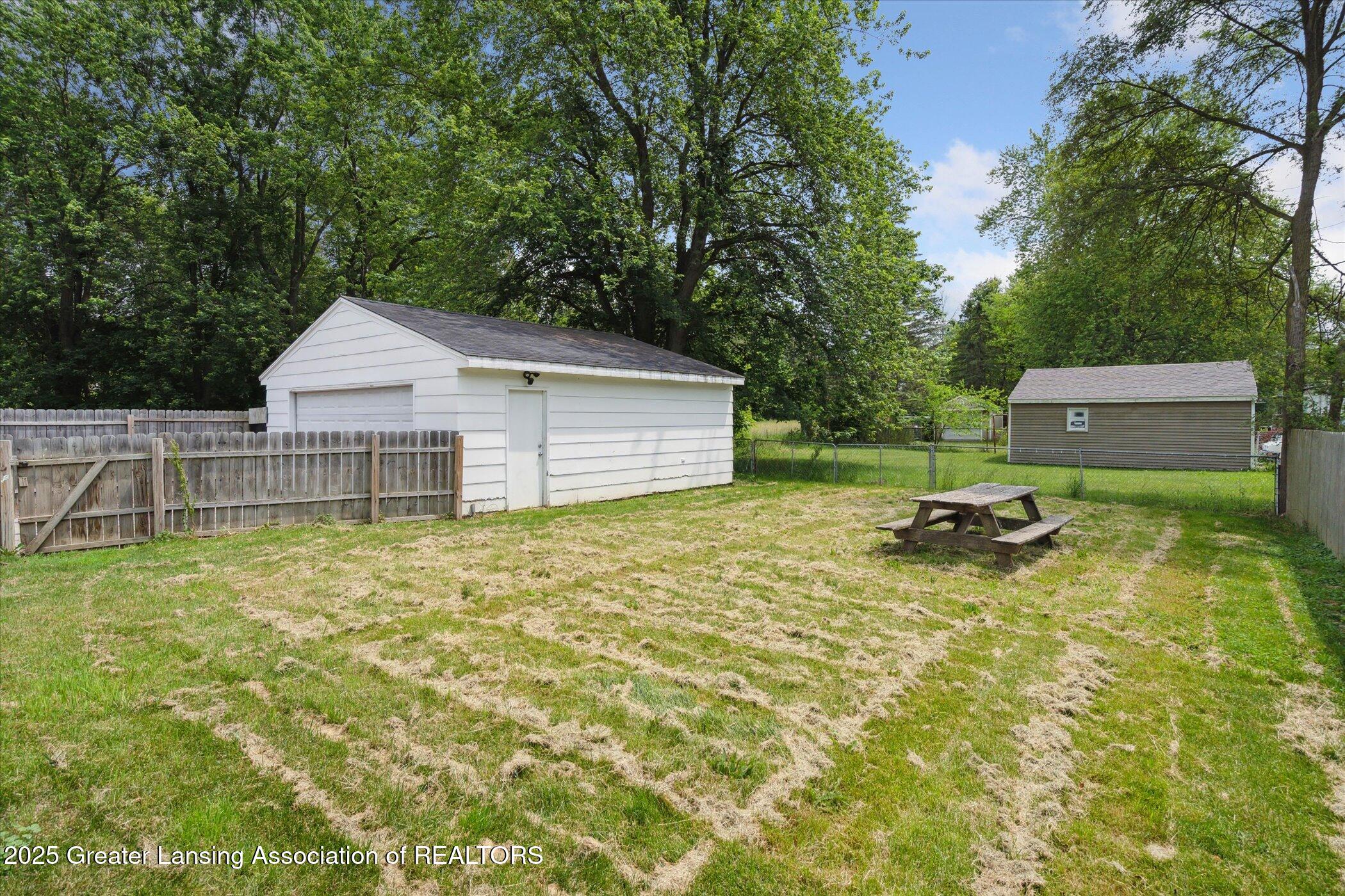 3427 West Jolly Road Lansing, MI 48911 - Photo 40 of 41 Backyard