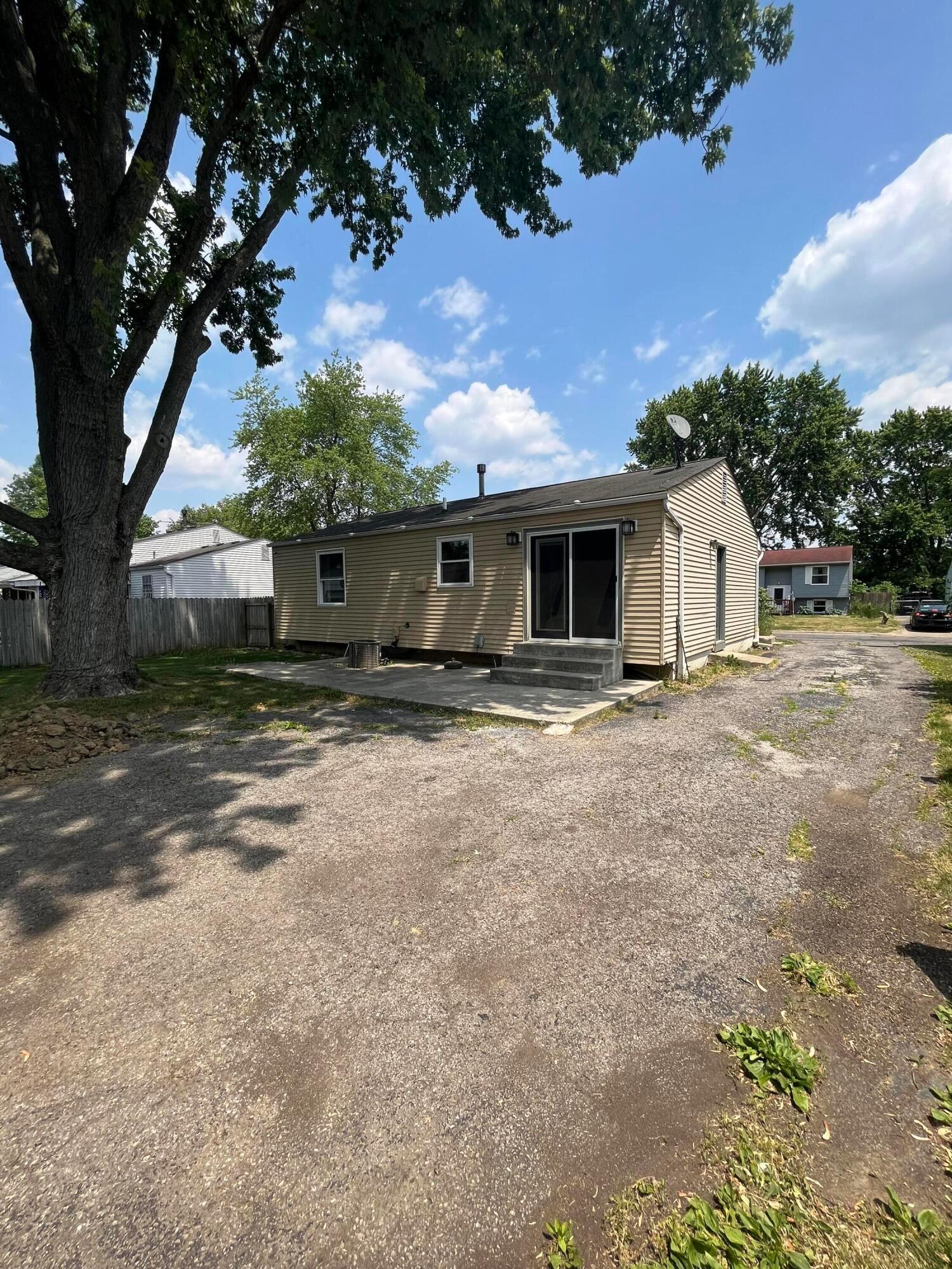 3315 Fontaine Road Columbus, OH 43232 - Photo 2 of 23 IMG_3803