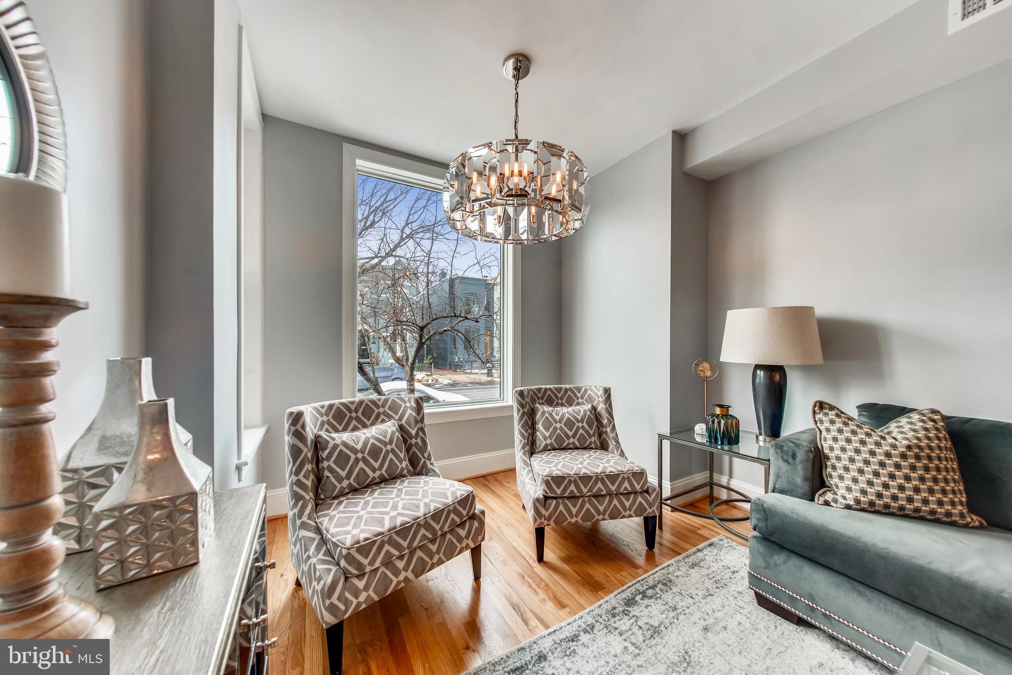707 8th Street Northeast Washington, DC 20002 - Photo 4 of 45 Elegant lighting