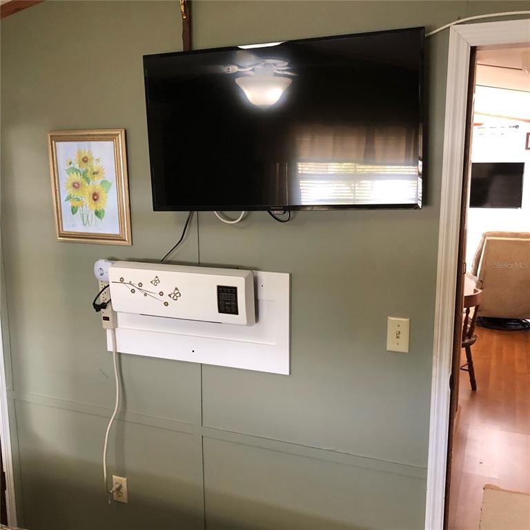 1424 Trout Punta Gorda, FL 33950 - Photo 21 of 32 a utility room with washer and dryer