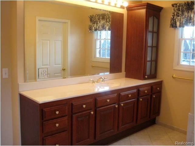1038 Bishop Road Grosse Pointe, MI 48230 - Photo 6 of 25 bishop mster bth 2