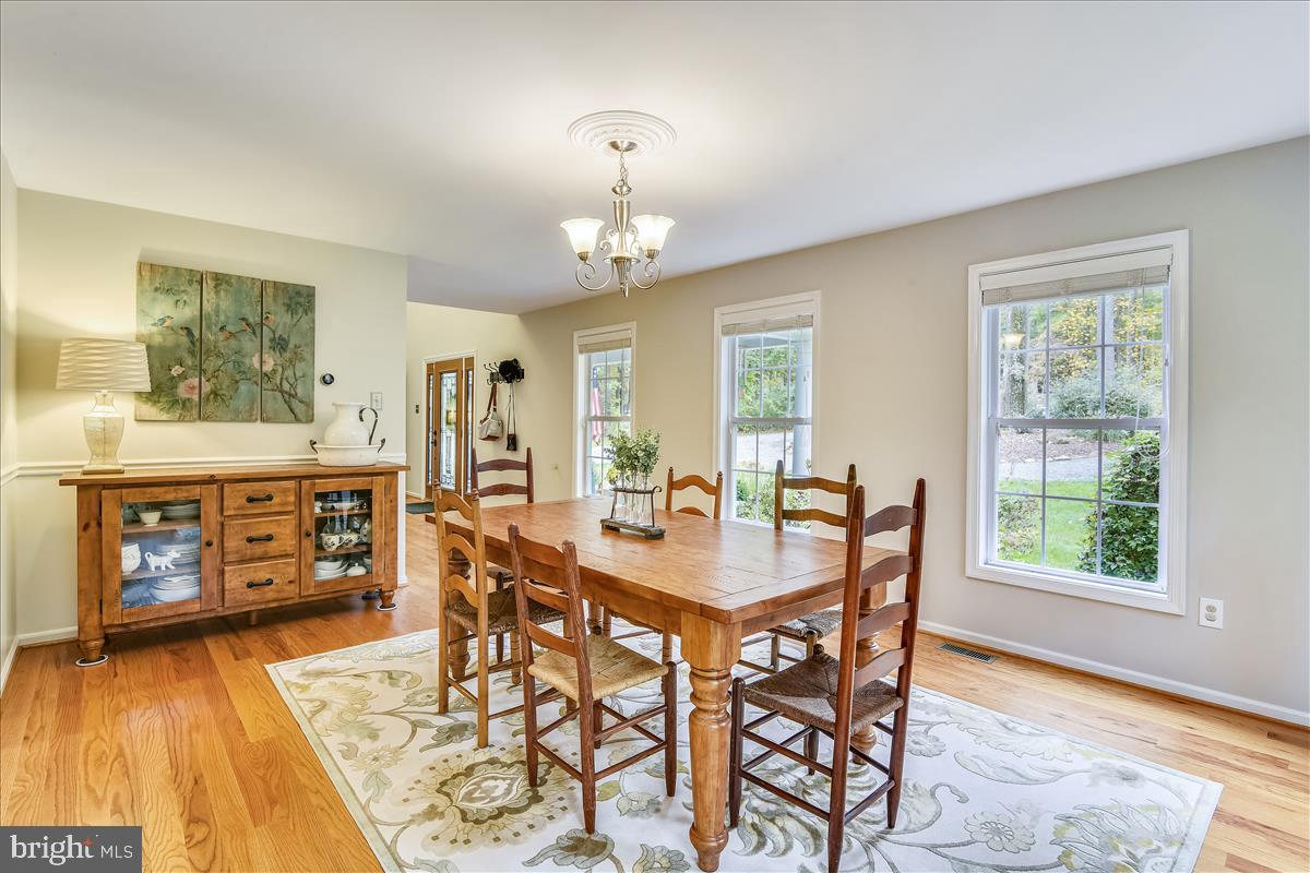 18269 Canby Road Leesburg, VA 20175 - Photo 12 of 62 Gorgeous Dining Room