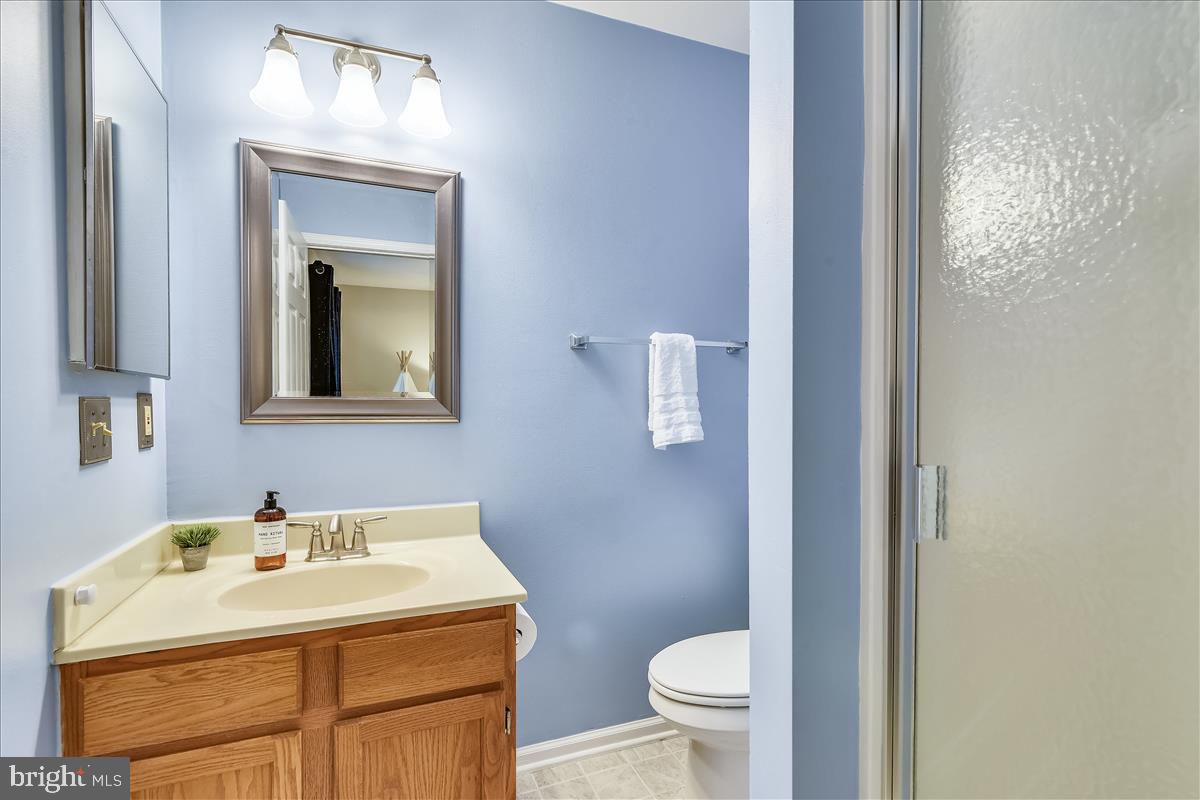 18269 Canby Road Leesburg, VA 20175 - Photo 39 of 62 Private Bathroom for Bedroom