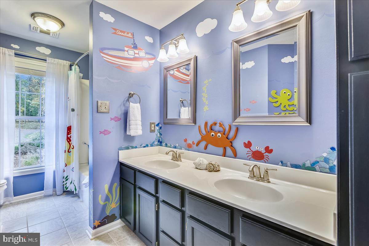 18269 Canby Road Leesburg, VA 20175 - Photo 46 of 62 Don't you want to have fun baths here?