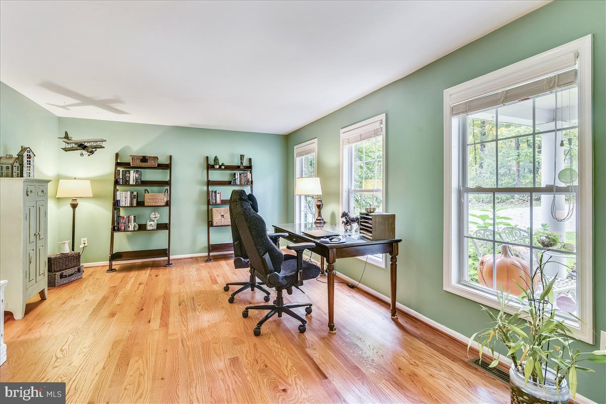 18269 Canby Road Leesburg, VA 20175 - Photo 9 of 62 Make it a Formal Living or huge office