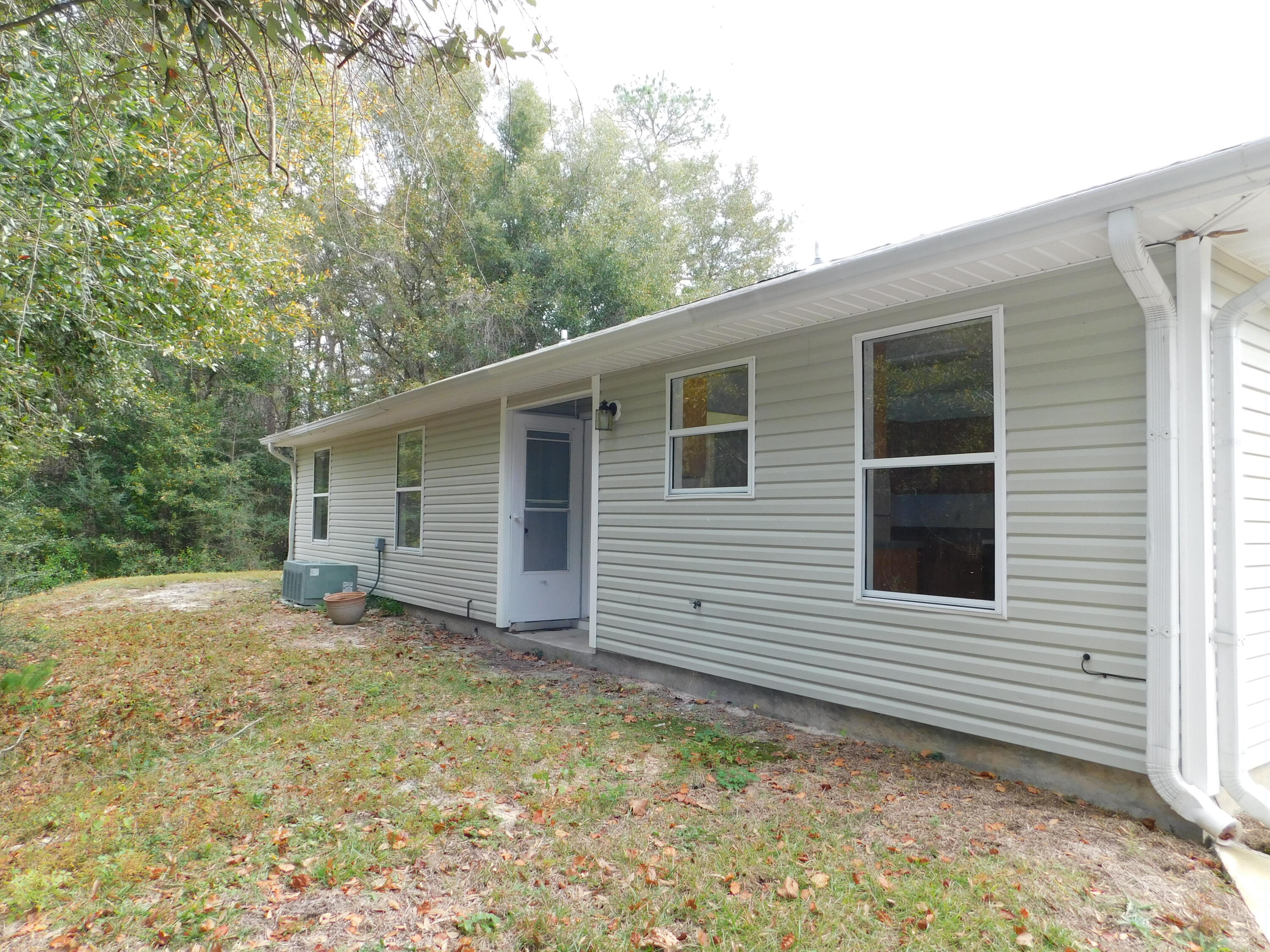 386 John King Road Crestview, FL 32539 - Photo 4 of 27 DSCN3237