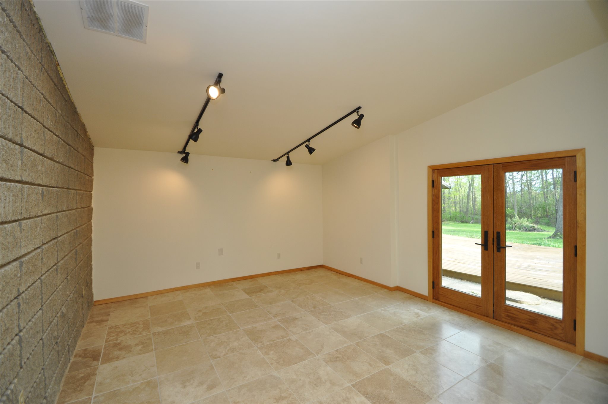 5533 Leesburg Road Fort Wayne, IN 46818 - Photo 19 of 36