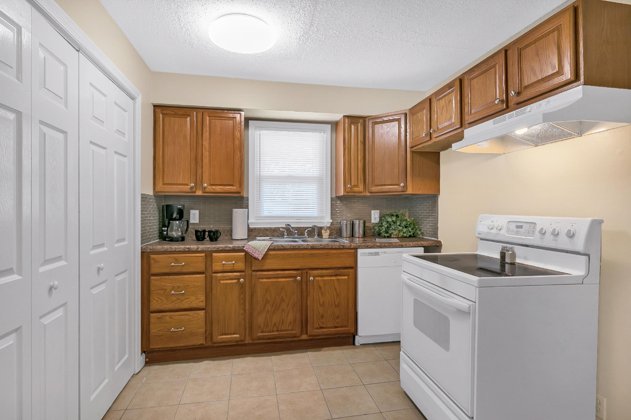 5633 State Line Road Chattanooga, TN 37412 - Photo 14 of 23 s15