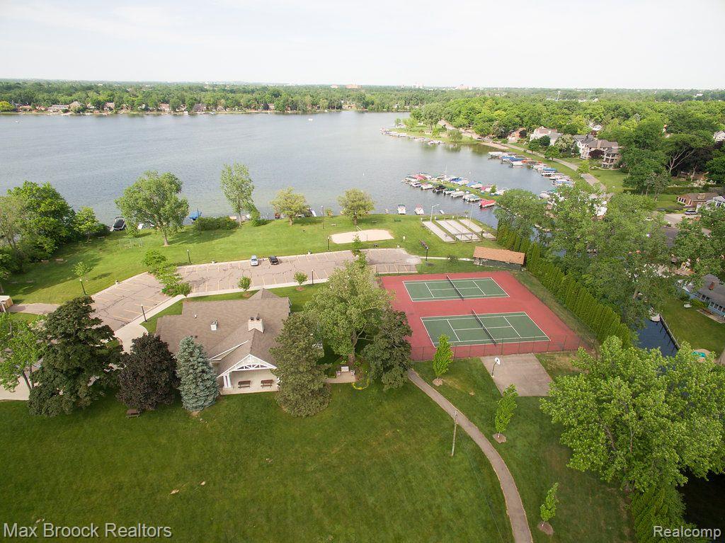 1449 Rosedale Avenue Sylvan Lake, MI 48320 - Photo 36 of 38