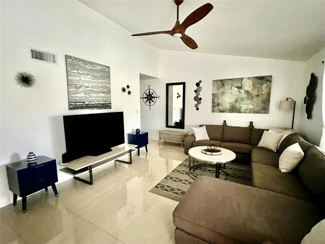 $2,350 | 2301 Northwest 33rd Street, Unit 109, Oakland Park, FL 33309