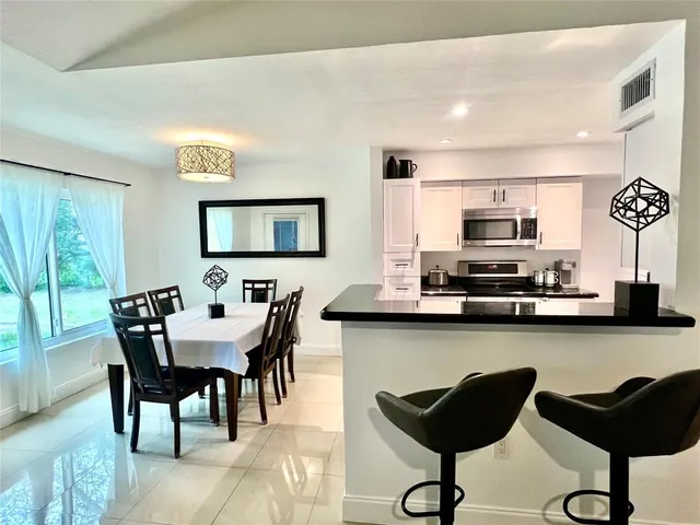 $2,350 | 2301 Northwest 33rd Street, Unit 109, Oakland Park, FL 33309