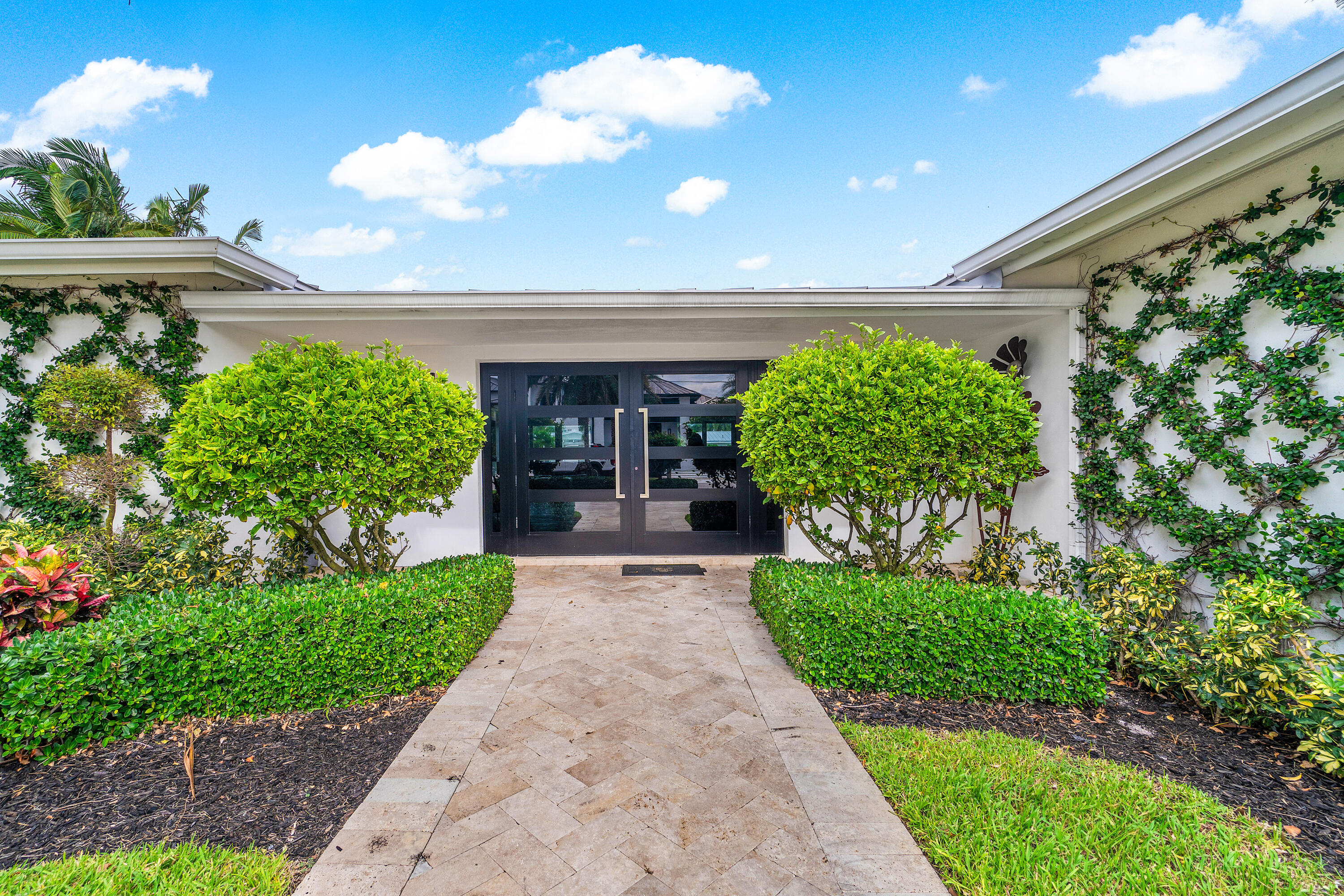 711 Northeast 69th Street Boca Raton, FL 33487 - Photo 6 of 34 005-711Northeast69thStreet-BocaRaton-FL-