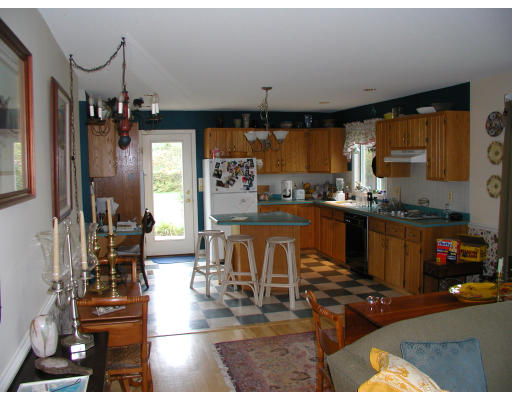 460 Pochassic Road Westfield, MA 01085 - Photo 13 of 20