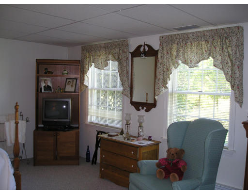 460 Pochassic Road Westfield, MA 01085 - Photo 17 of 20