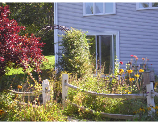 460 Pochassic Road Westfield, MA 01085 - Photo 9 of 20