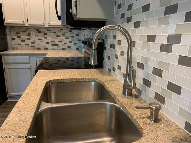 6706 El Rancho Road Louisville, KY 40291 - Photo 23 of 41 Countertop