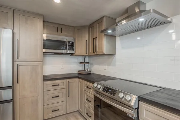 $2,350 | 4036 Sunray Drive, Holiday, FL 34691