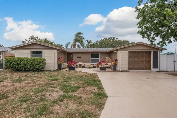 $2,350 | 4036 Sunray Drive, Holiday, FL 34691