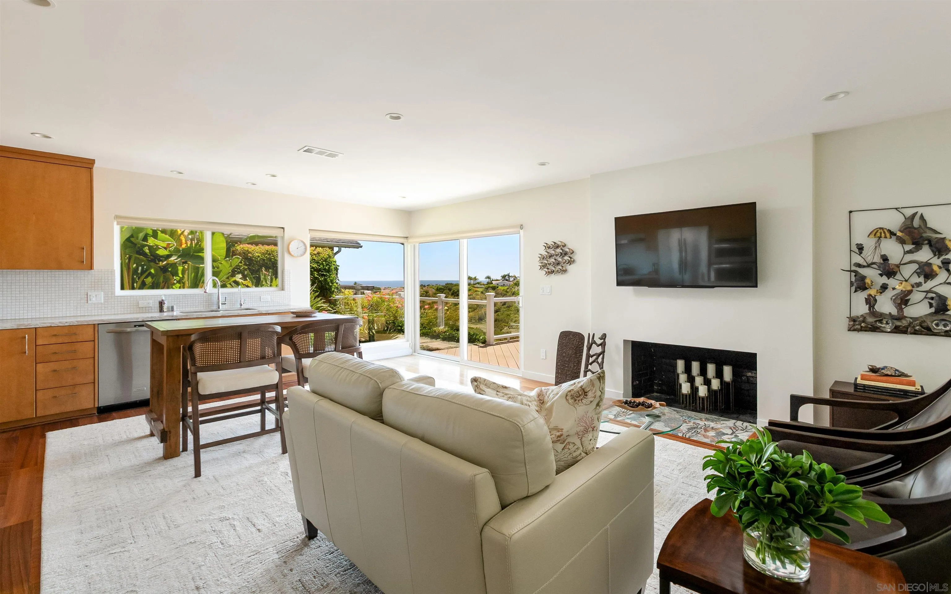 5958 Sagebrush Road La Jolla, CA 92037 - Photo 8 of 56 Ocean and canyon views from the kitchen/family area