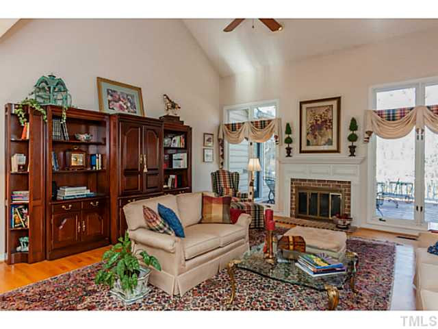 8109 Windsor Ridge Drive Raleigh, NC 27615 - Photo 5 of 25 Living Room